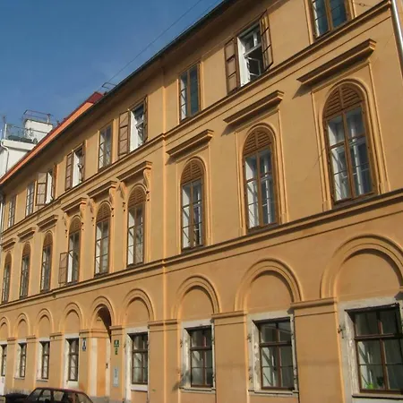 Апартаменты Im Biedermeierhaus Грац